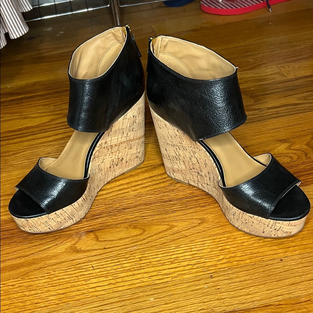 Nine West Black and Tan Wedge Sandals